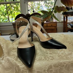 Nine West black and putty heels size 7